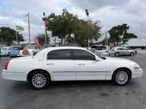 2003 Lincoln Town Car Signature
