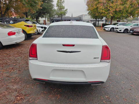 2022 Chrysler 300 Touring