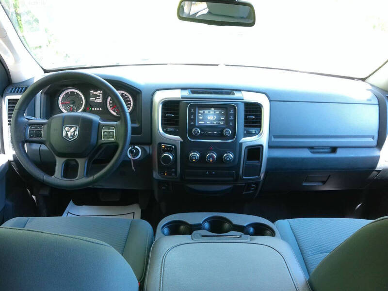 2016 RAM 1500 SLT