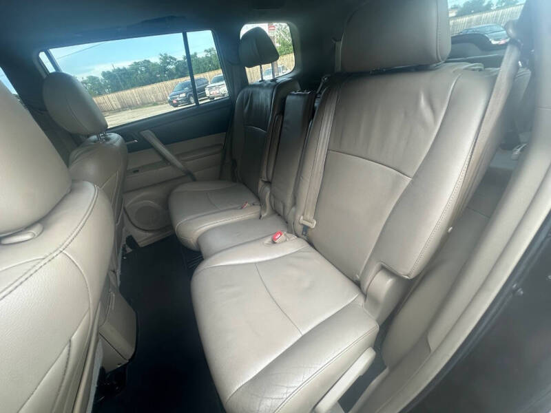 2013 Toyota Highlander SE