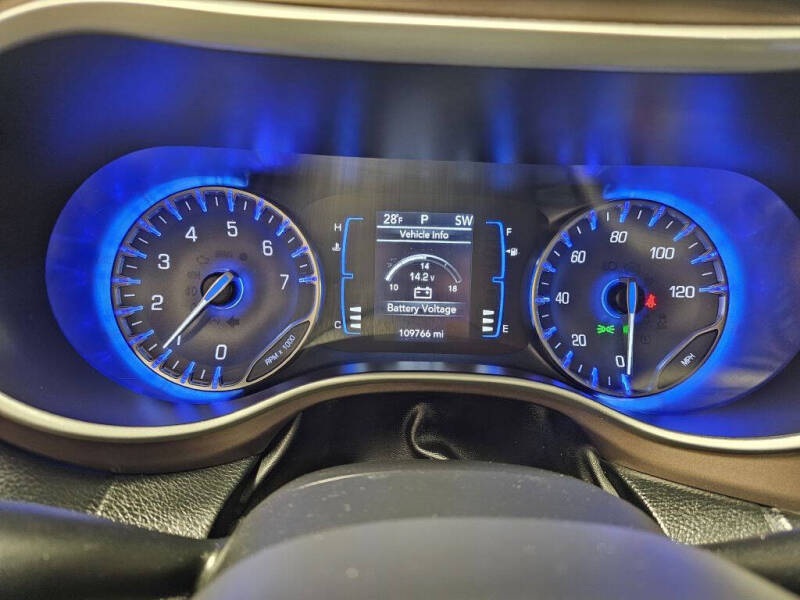 2017 Chrysler Pacifica Touring-L