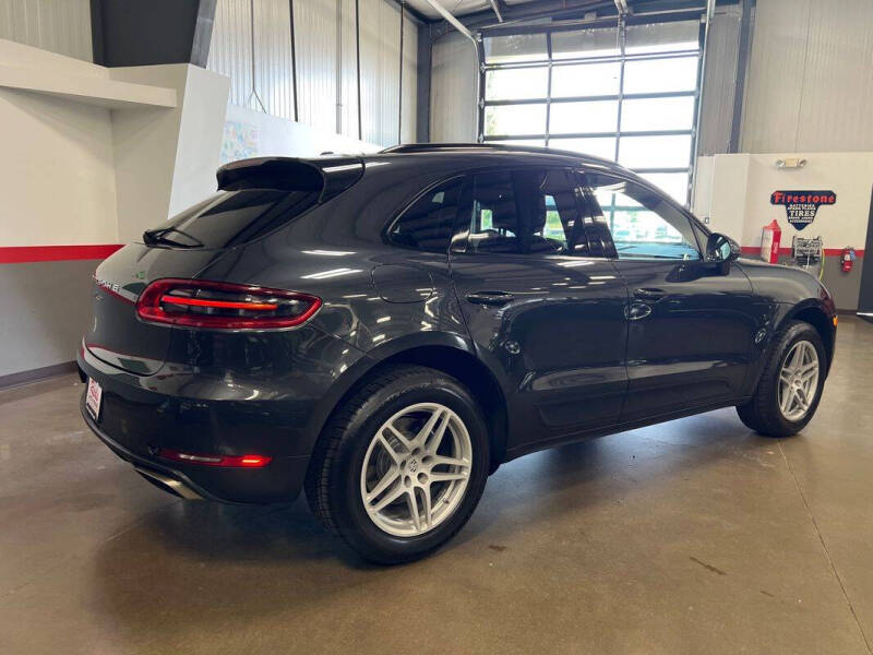 2017 Porsche Macan