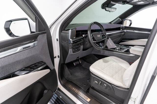 2025 Cadillac Escalade-V
