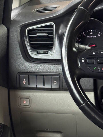 2017 Kia Sedona LX