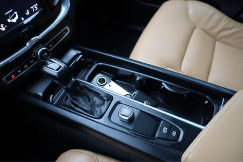 2018 Volvo XC60 T5 Momentum