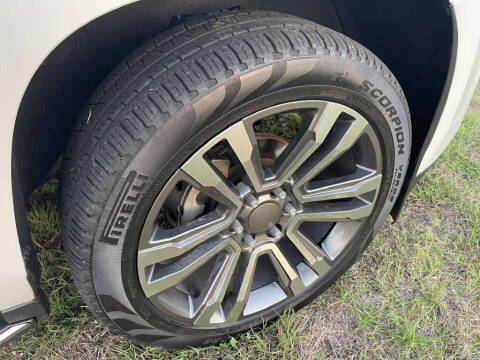 2016 Cadillac Escalade Luxury Collection