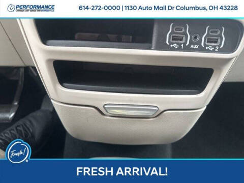 2024 Chrysler Voyager LX