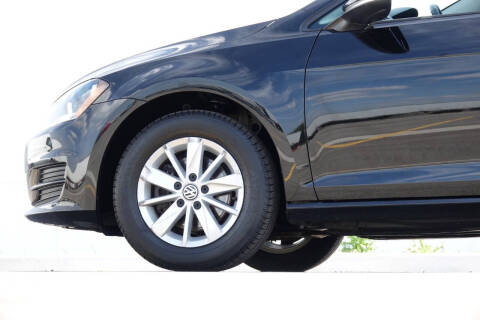 2016 Volkswagen Golf TSI S