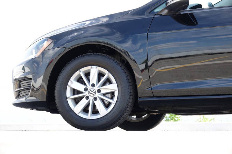 2016 Volkswagen Golf TSI S