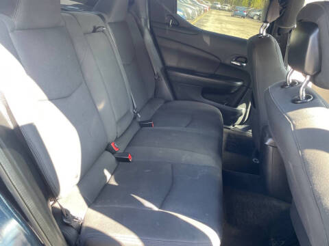 2012 Dodge Avenger SE
