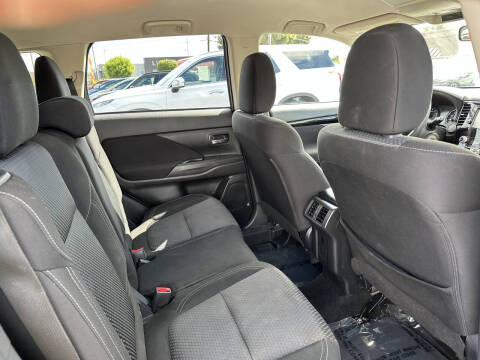 2020 Mitsubishi Outlander ES