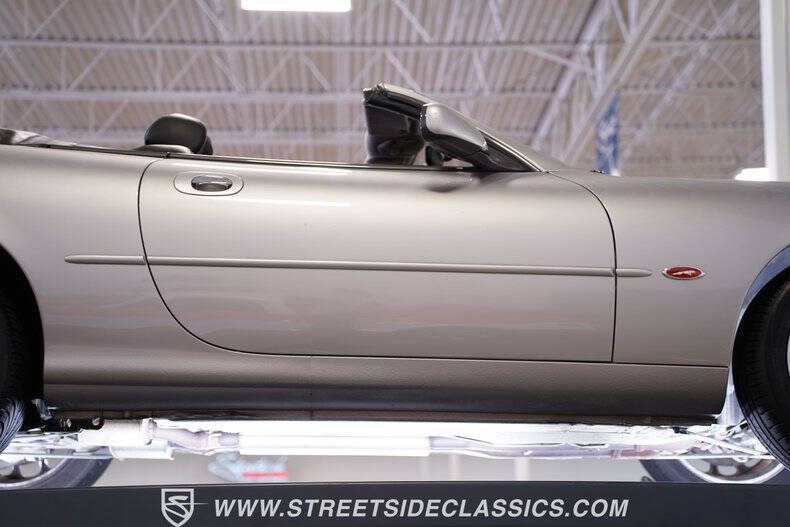 2001 Jaguar XKR