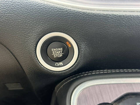 2017 Dodge Challenger SXT
