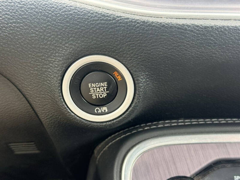 2017 Dodge Challenger SXT