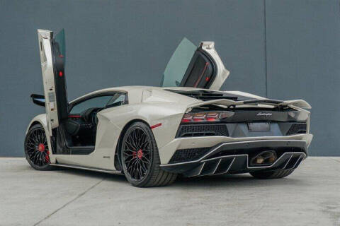 2017 Lamborghini Aventador LP 740-4 S