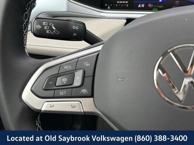 2025 Volkswagen Taos SE 4Motion