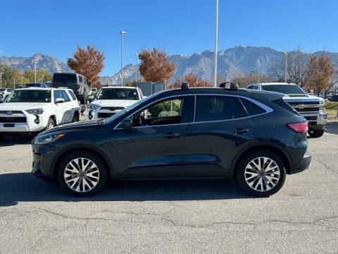 2022 Ford Escape Hybrid Titanium