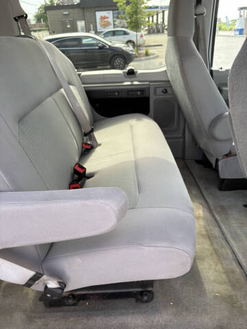 2013 Ford E-Series E-350 SD XLT