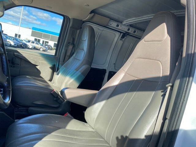 2022 Chevrolet Express 2500