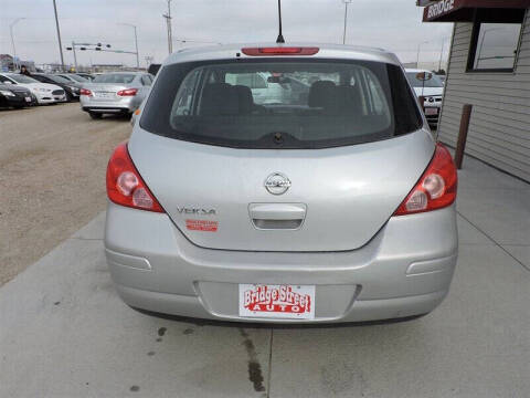 2011 Nissan Versa 1.8 S