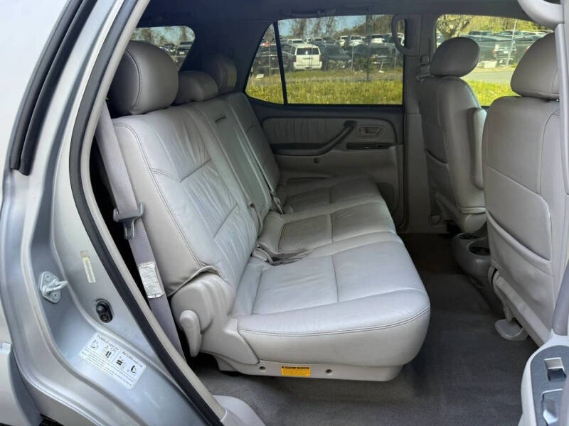 2004 Toyota Sequoia Limited