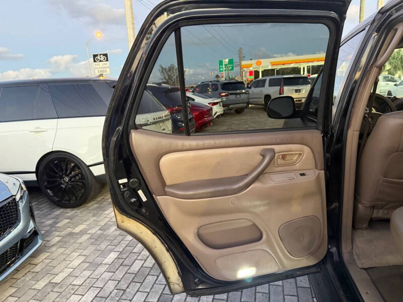 2003 Toyota Sequoia SR5