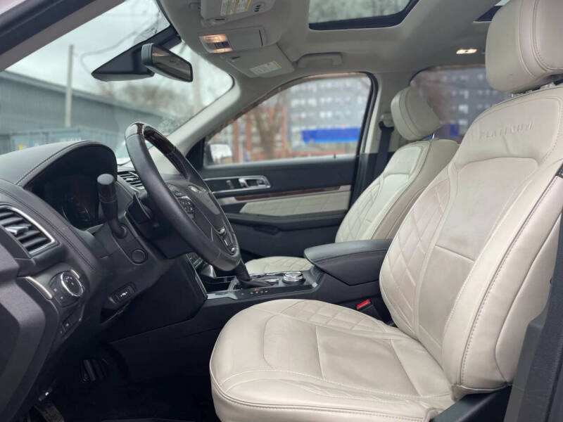 2019 Ford Explorer Platinum