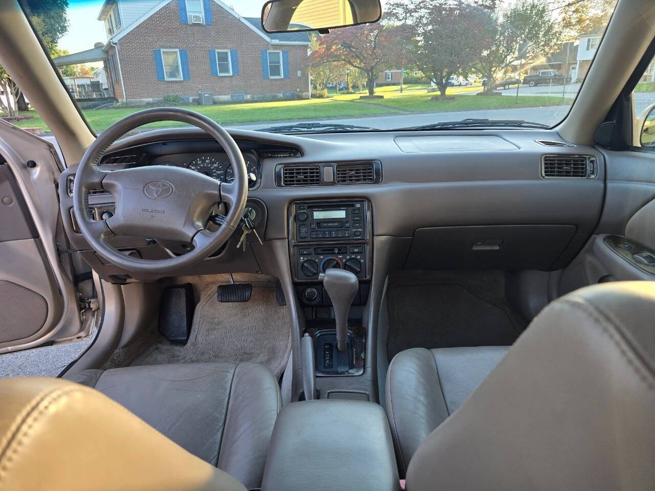 1998 Toyota Camry for sale at QUEENSGATE AUTO SALES in York, PA