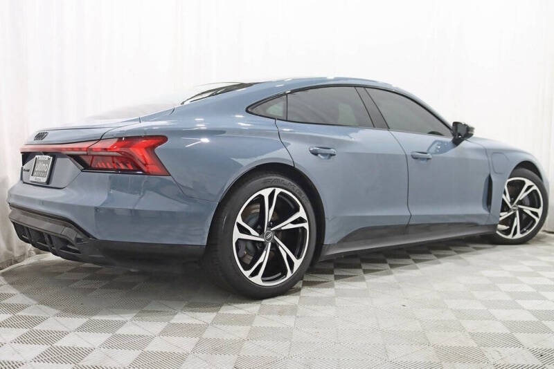 2022 Audi e-tron GT quattro Premium Plus