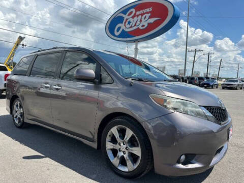 2014 Toyota Sienna SE 8-Passenger