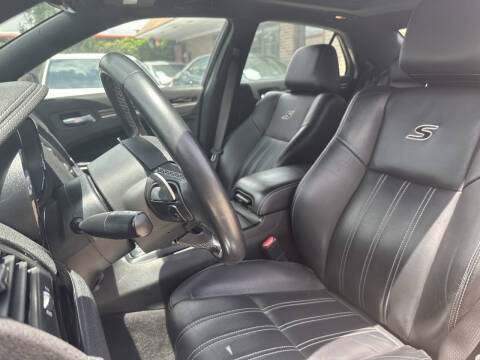 2018 Chrysler 300 S
