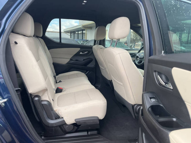 2023 Chevrolet Traverse LS