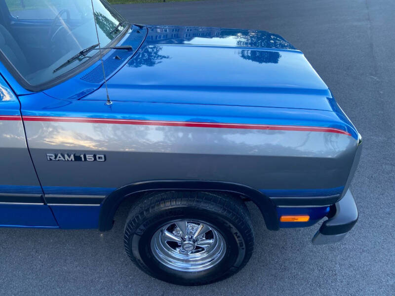 1992 Dodge RAM 150 LE