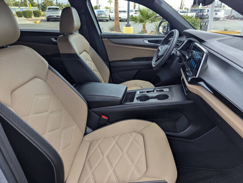 2024 Volkswagen Atlas Cross Sport SE 4Motion