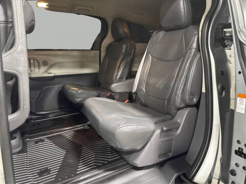 2021 Toyota Sienna LE 8-Passenger