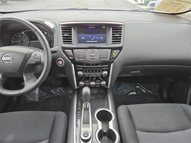 2019 Nissan Pathfinder SV