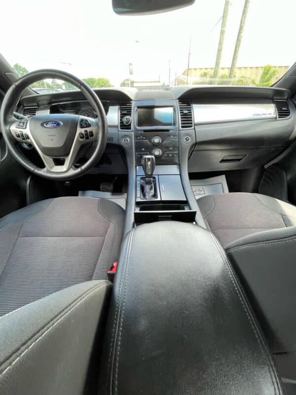 2016 Ford Taurus SEL