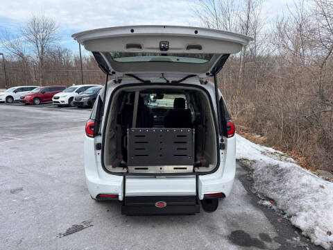 2024 Chrysler Pacifica Touring L