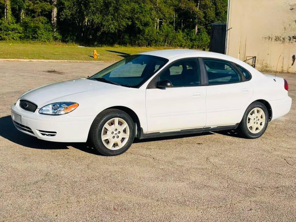 Vibrant White Clearcoat 2007 Ford Taurus SE SE Fleet 4dr Sedan 2