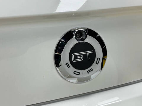 2005 Ford Mustang GT Deluxe