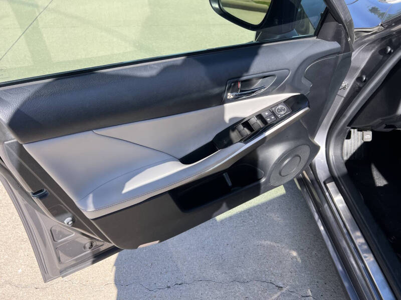 2016 Lexus IS 200t