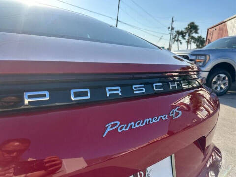 2017 Porsche Panamera 4S