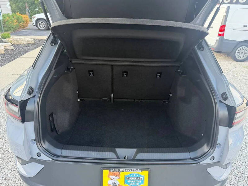 2021 Volkswagen ID.4 Pro