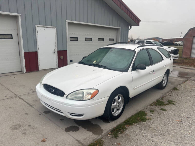 2004 Ford Taurus SE