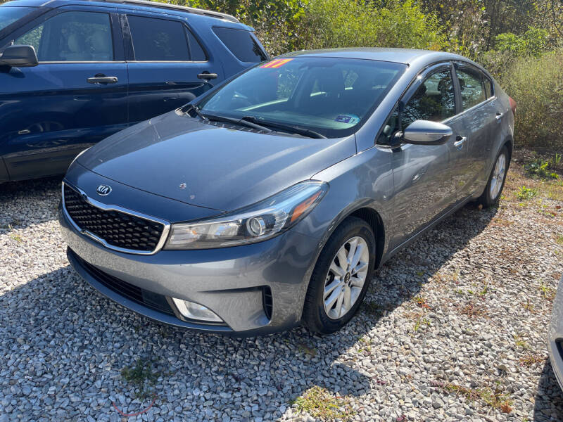 2017 Kia Forte for sale at PIONEER USED AUTOS & RV SALES in Lavalette WV