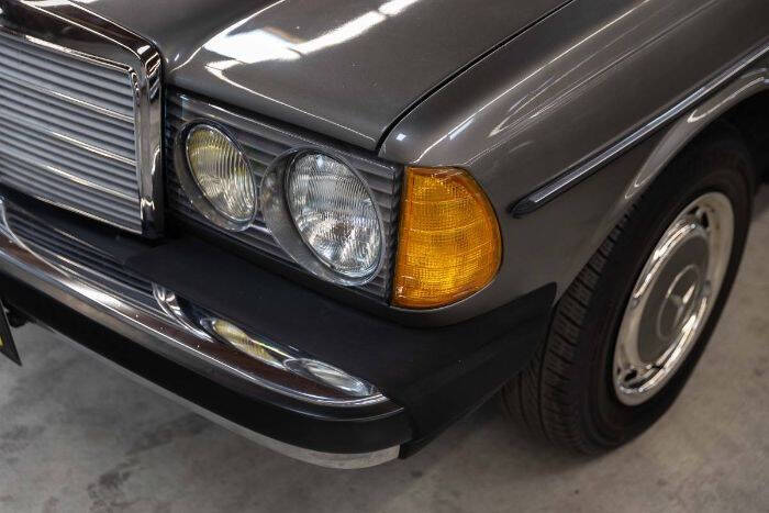 1984 Mercedes-Benz 300-Class