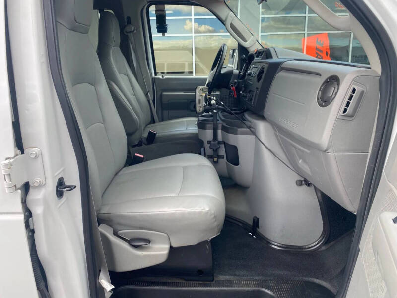 2012 Ford E-Series E-350 SD