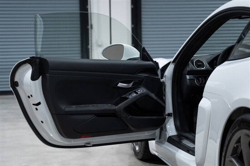 2021 Porsche 718 Cayman GT4