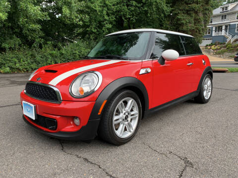 2013 MINI Hardtop for sale at Car World Inc in Arlington VA