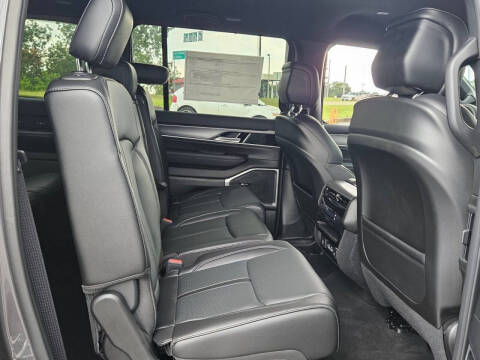 2025 Jeep Wagoneer L